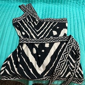 BCBG one shoulder top